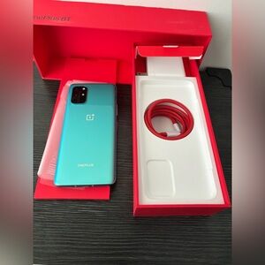 One Plus 8T Aquamarine Green